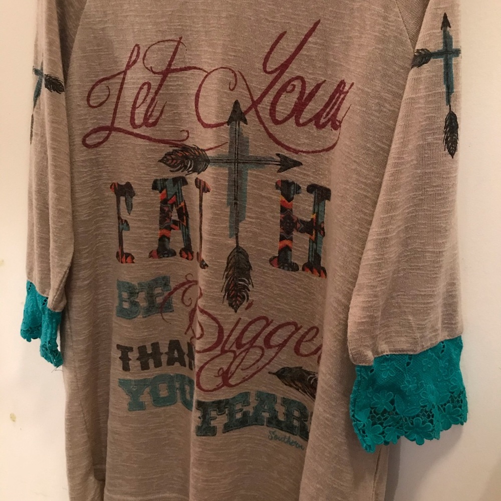 Southern Grace Women’s top